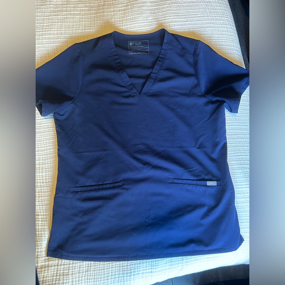 FIGS Scrubs Set